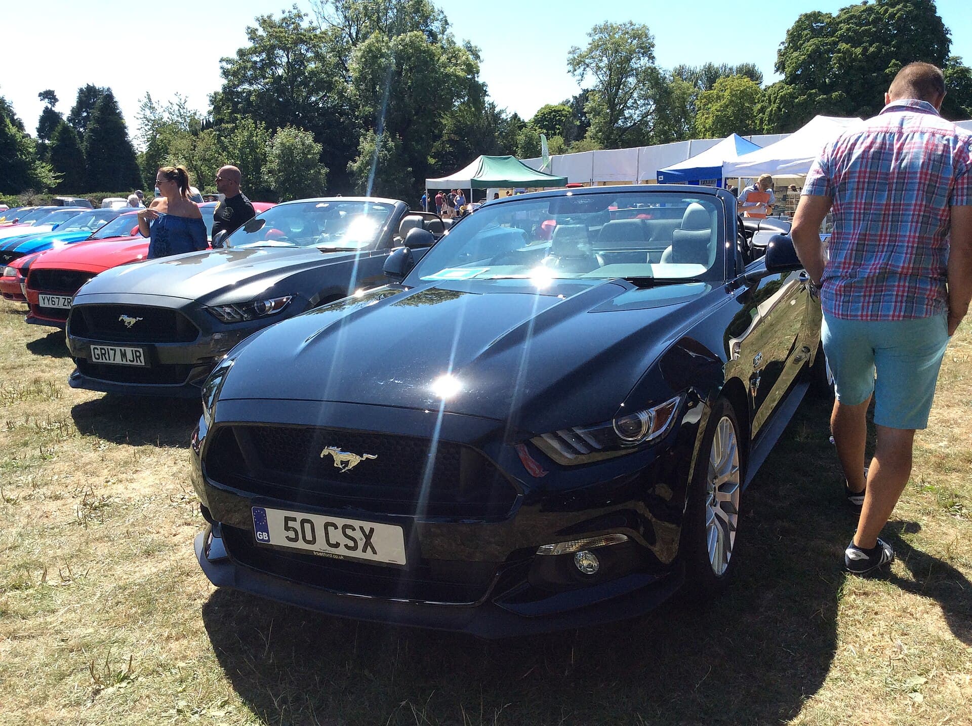 2021 Ford Mustang Convertible in Shadow Black — photograph 4 of 6