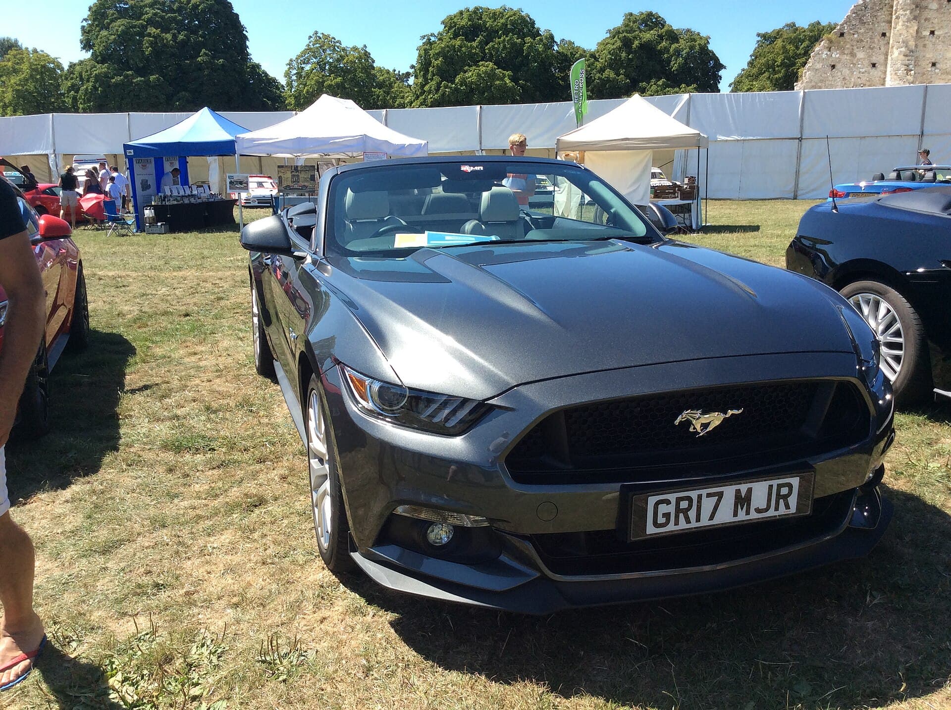 2021 Ford Mustang Convertible in Shadow Black — photograph 2 of 6