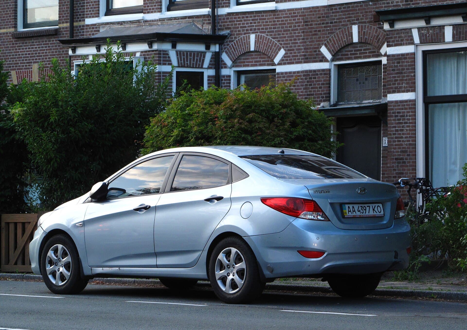 2016 Hyundai Accent in Pacific Blue — photograph 6 of 6