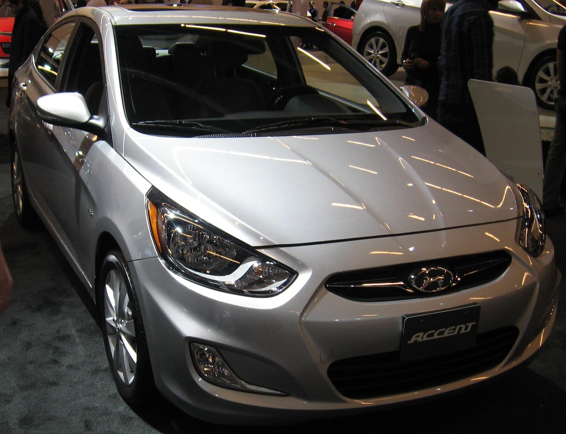 2016 Hyundai Accent in Ironman Silver — photograph 6 of 6