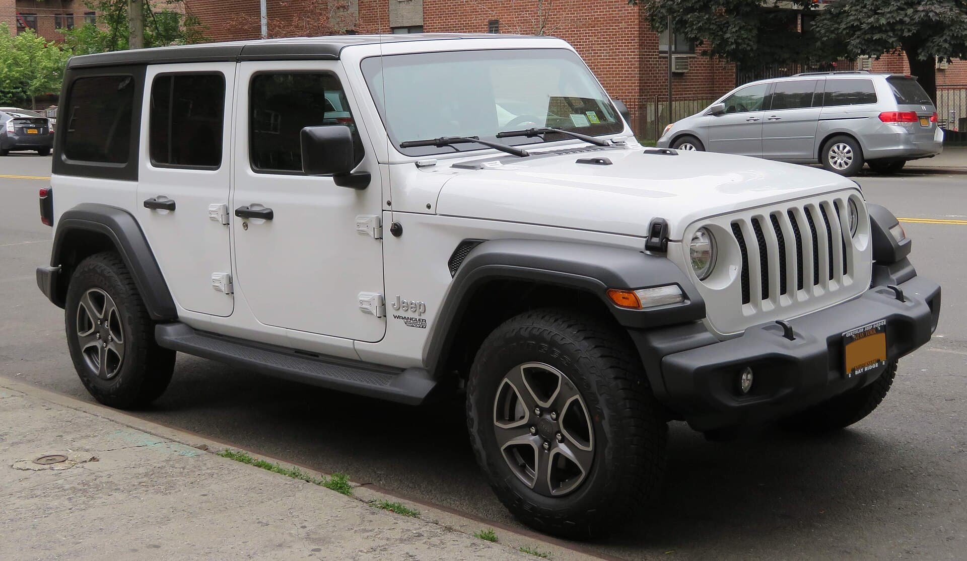 2022 Jeep Wrangler in Bright White — photograph 2 of 6