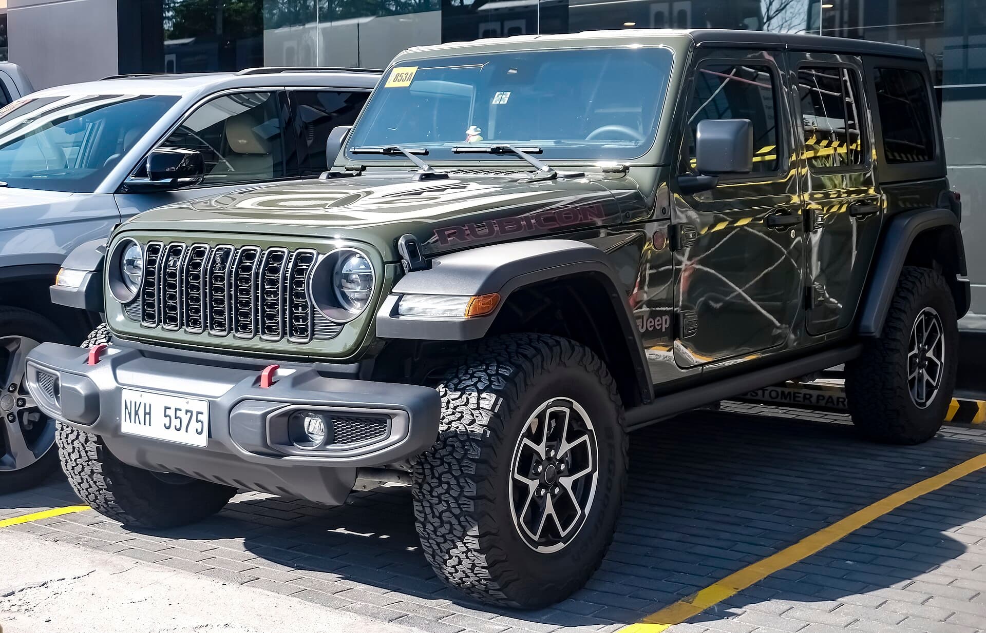 2022 Jeep Wrangler in Granite Crystal — photograph 3 of 6
