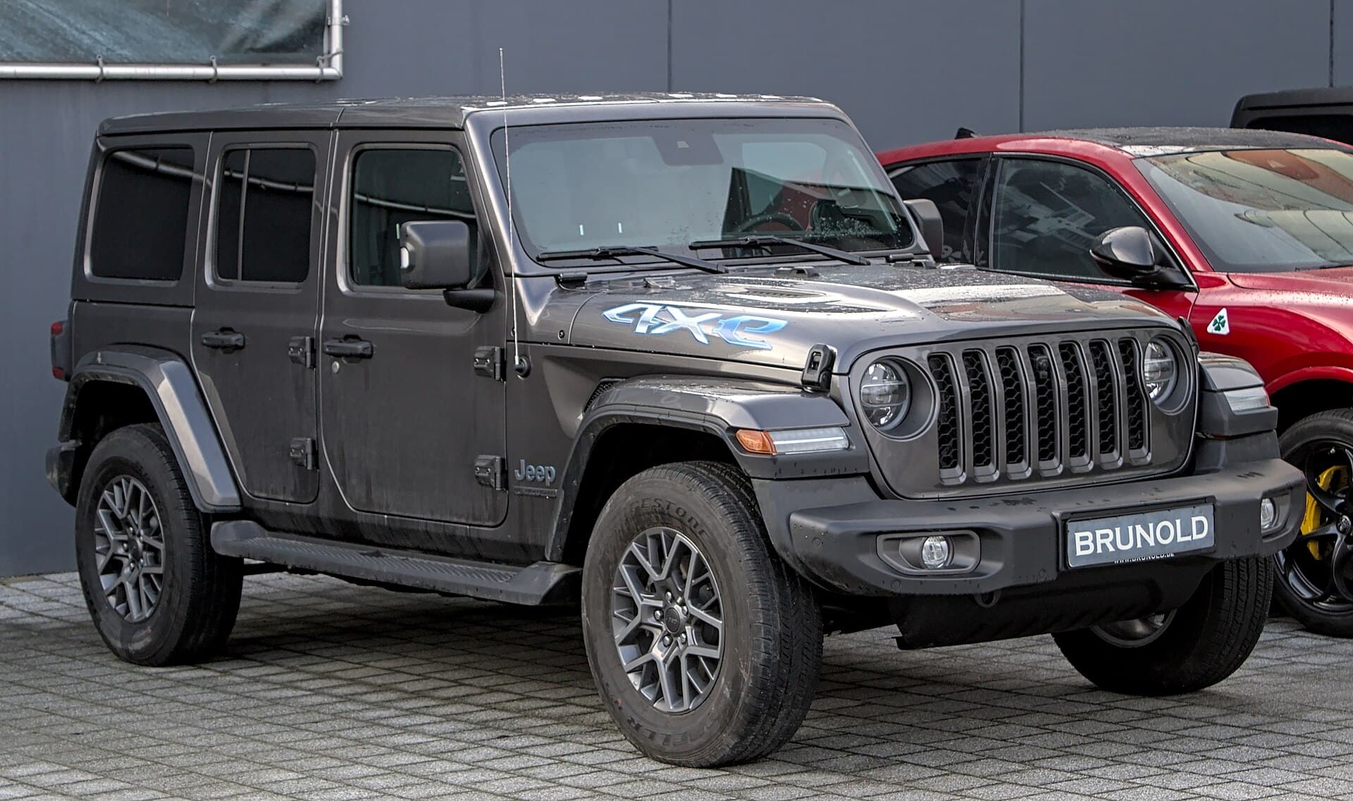 2022 Jeep Wrangler in Granite Crystal — photograph 4 of 6