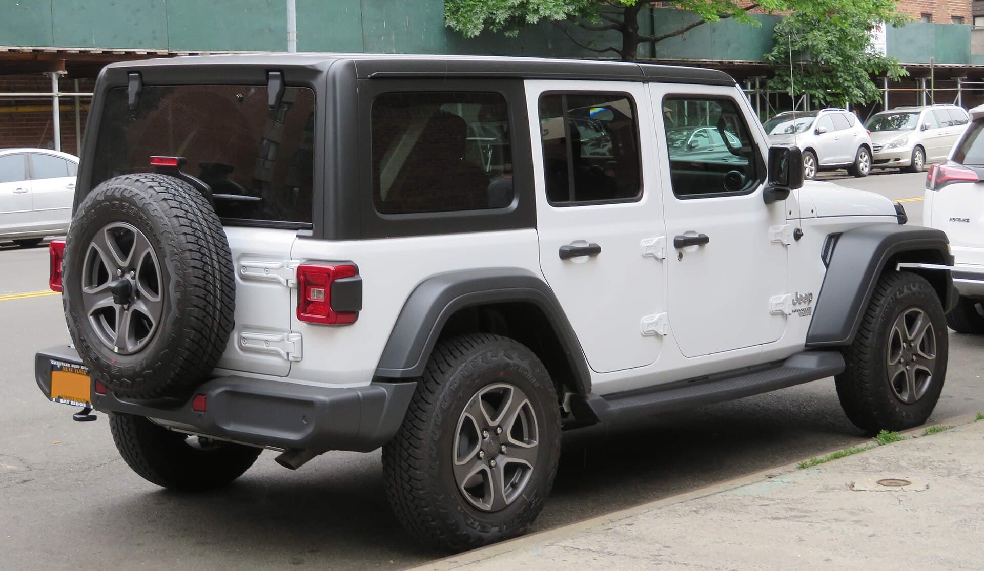 2022 Jeep Wrangler in Bright White — photograph 5 of 6