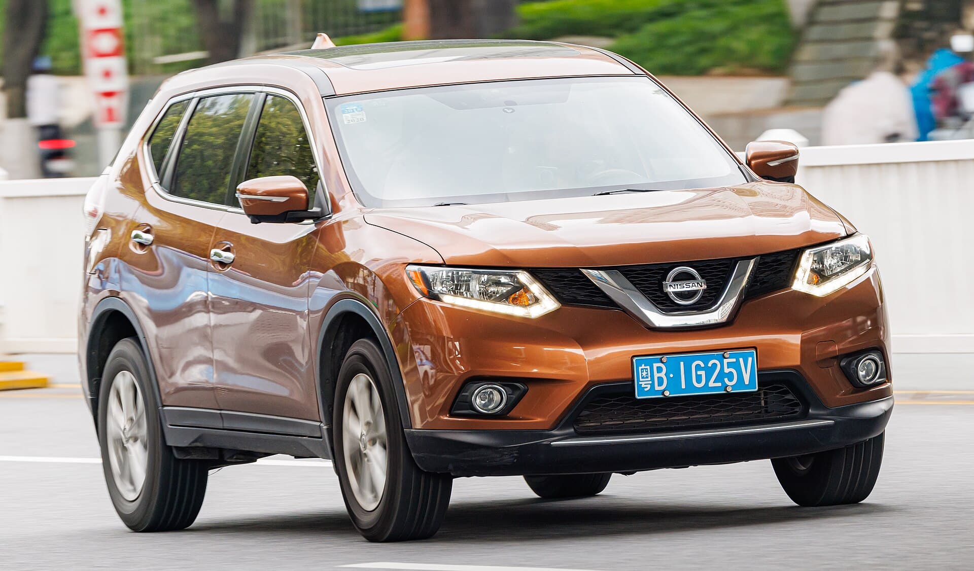 2019 Nissan X-Trail in Copper Blaze — photograph 3 of 6
