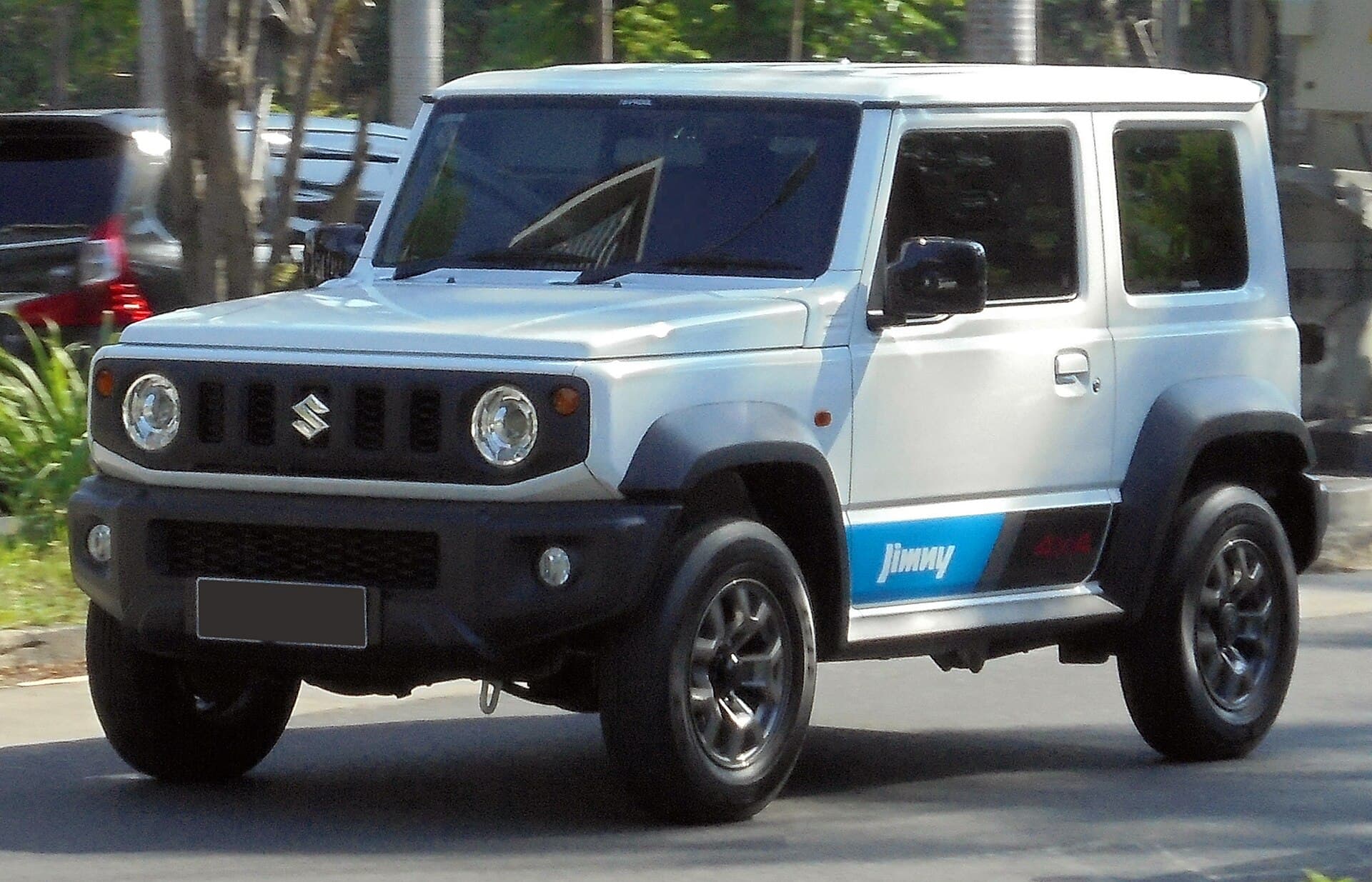 2021 Suzuki Jimny in Silky Silver — photograph 2 of 3
