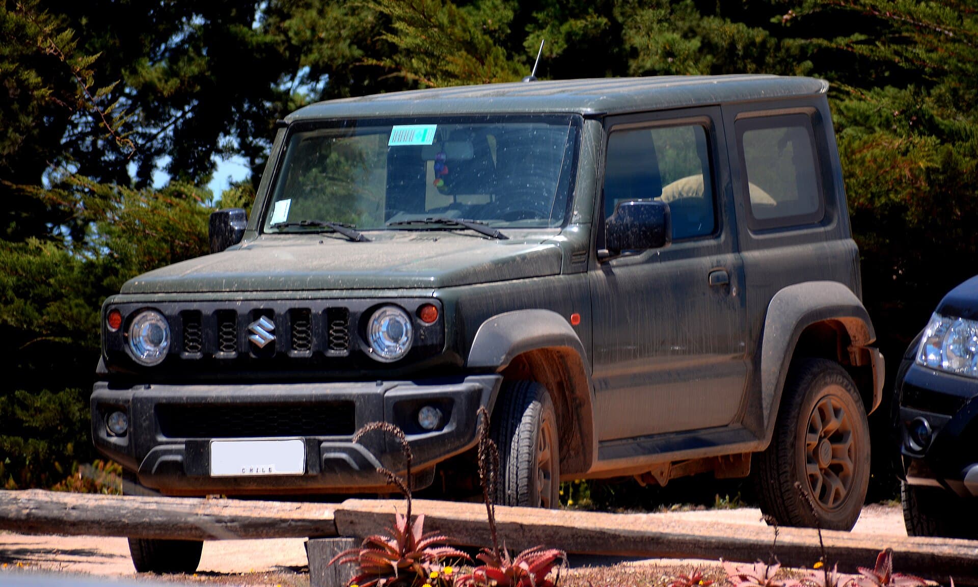 2021 Suzuki Jimny in Medium Grey — photograph 5 of 6