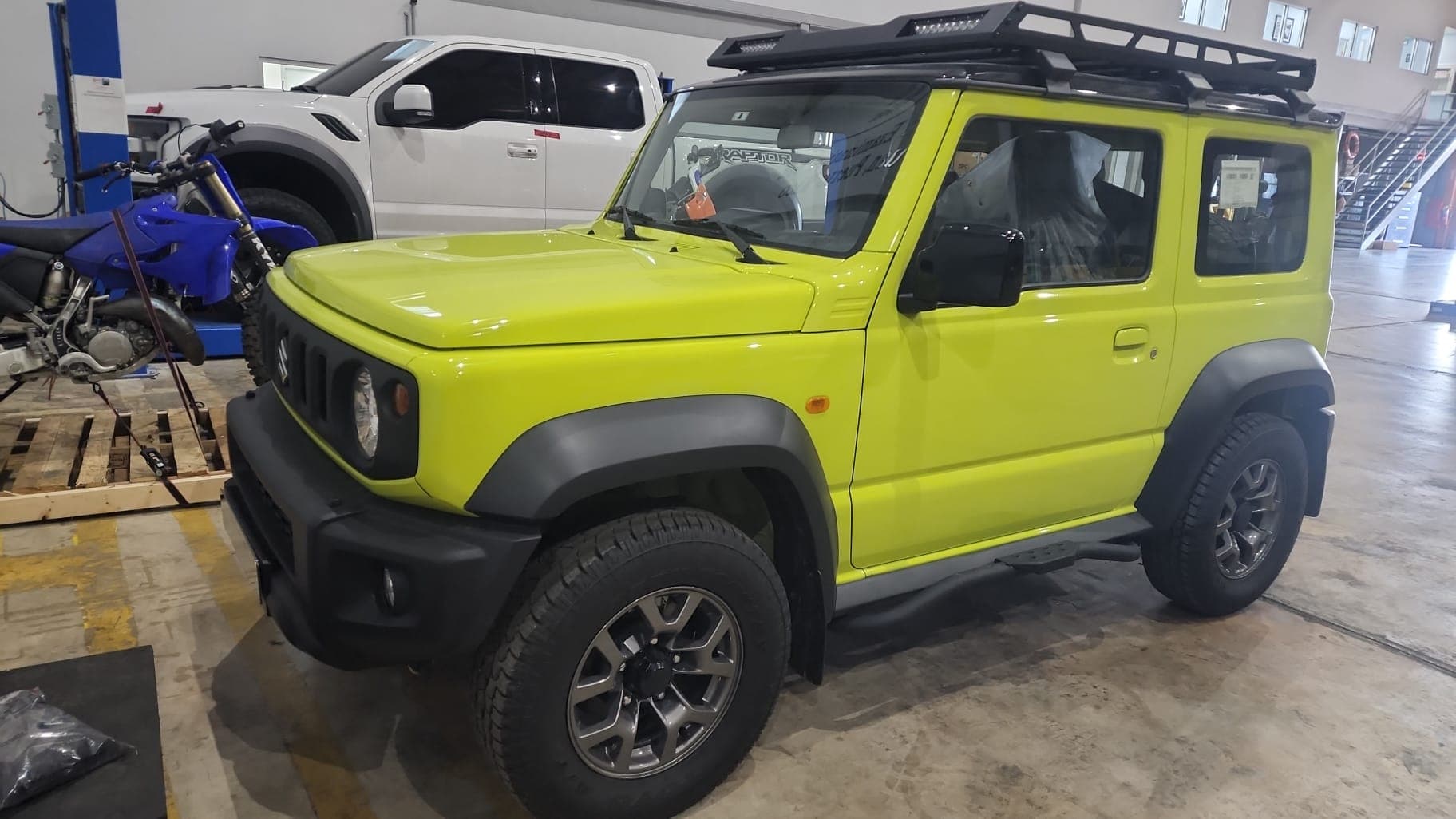 2021 Suzuki Jimny in Kinetic Yellow — photograph 6 of 6