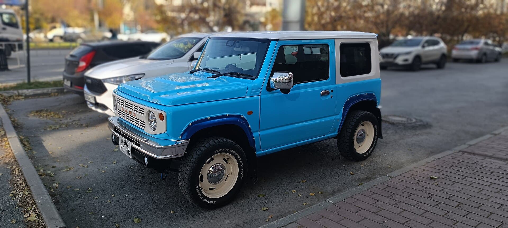 2021 Suzuki Jimny in Brisk Blue — photograph 3 of 6