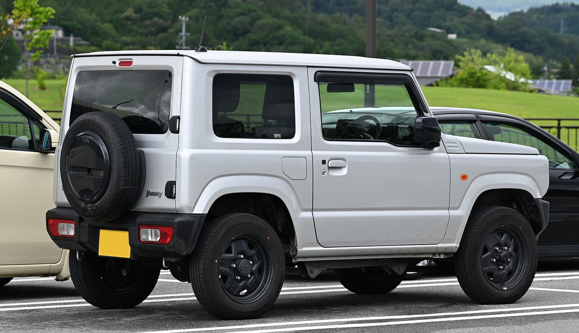 2021 Suzuki Jimny in Silky Silver — photograph 3 of 3