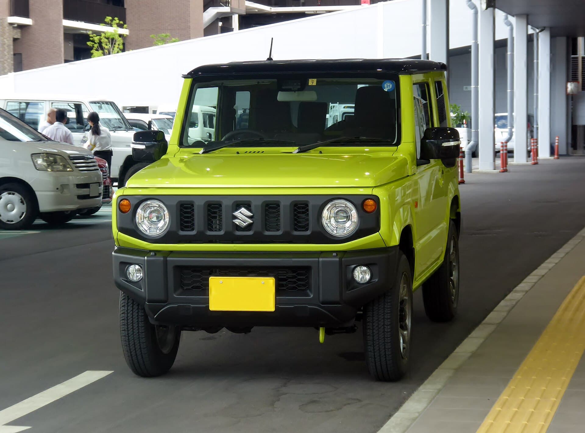 2021 Suzuki Jimny in Kinetic Yellow — photograph 3 of 6