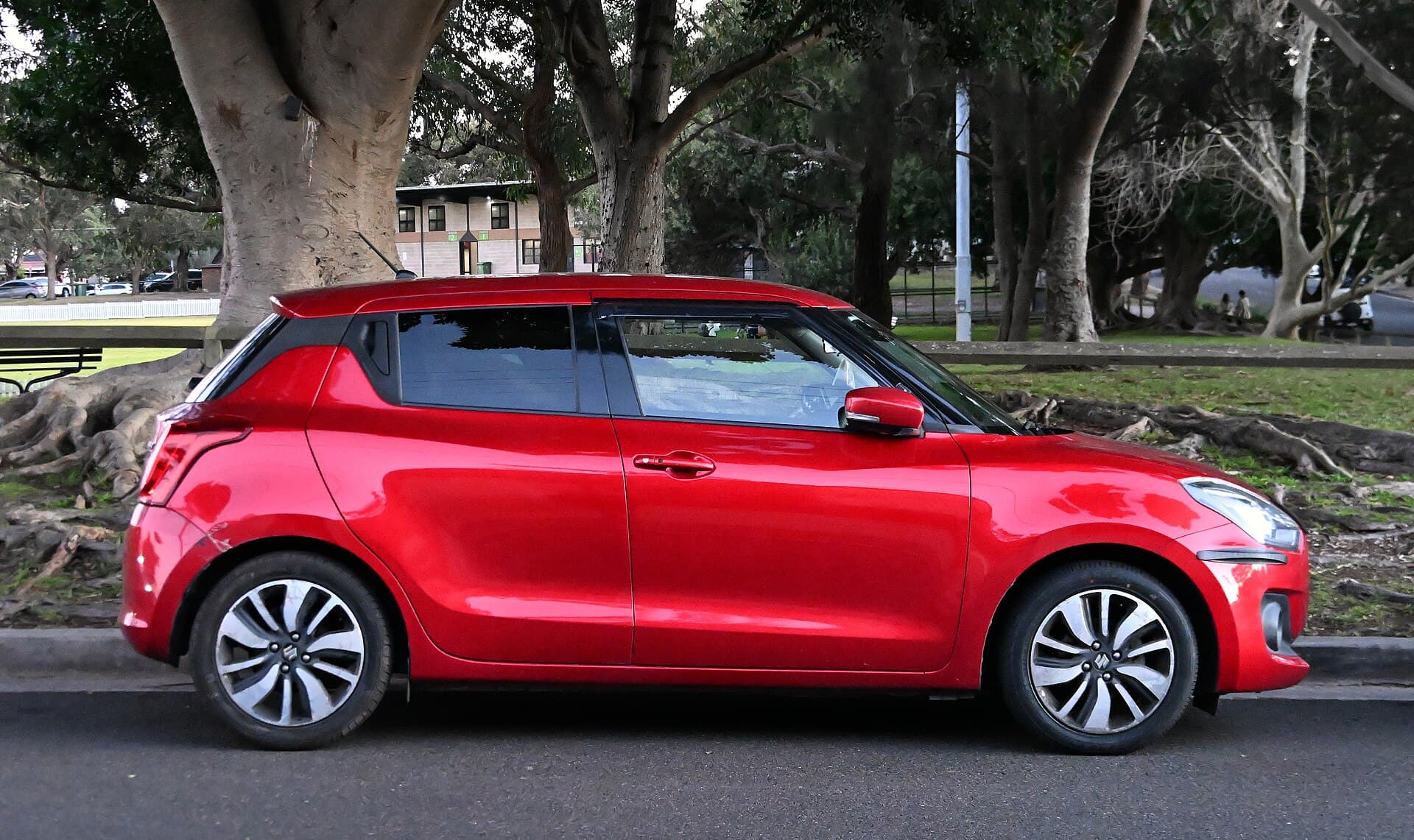 2020 Suzuki Swift in Burning Red — photograph 4 of 6