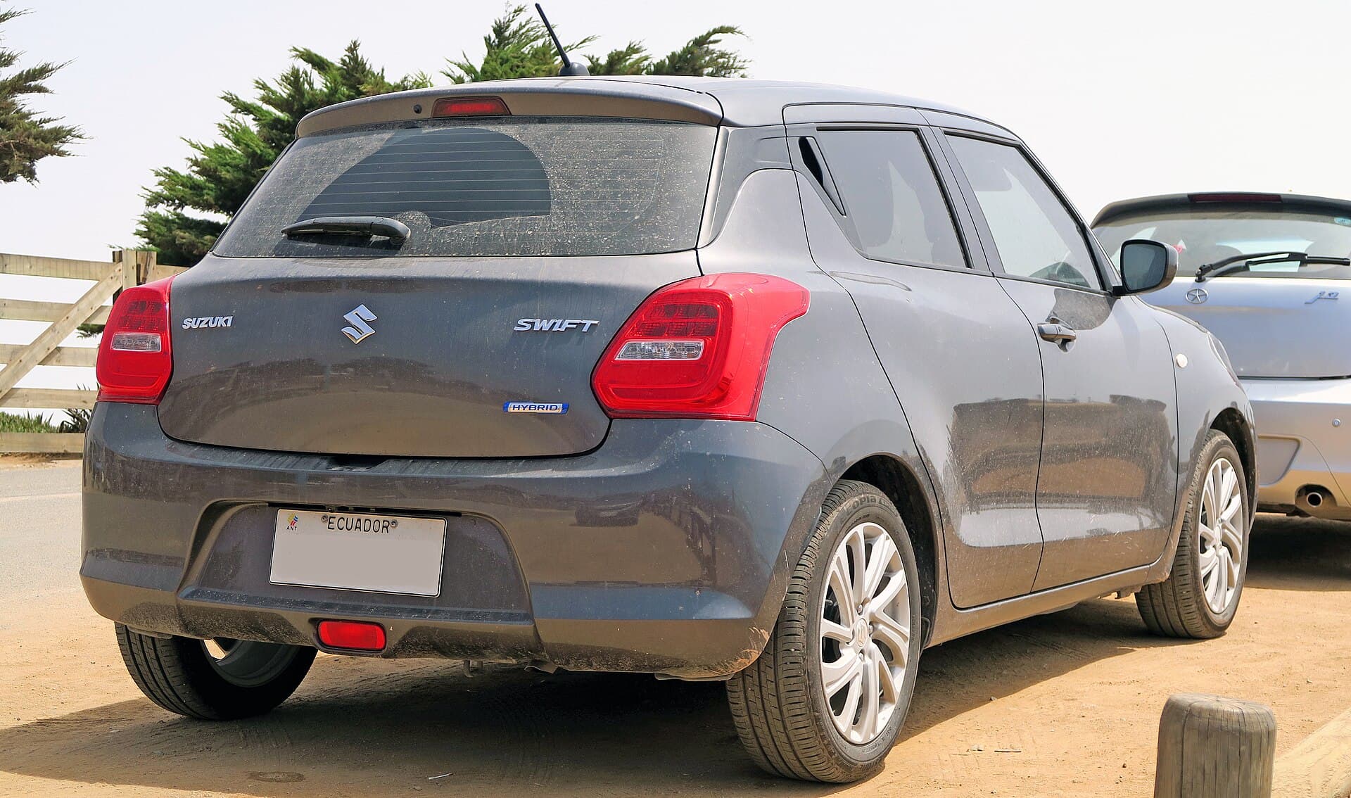 2020 Suzuki Swift in Mineral Grey — photograph 4 of 6