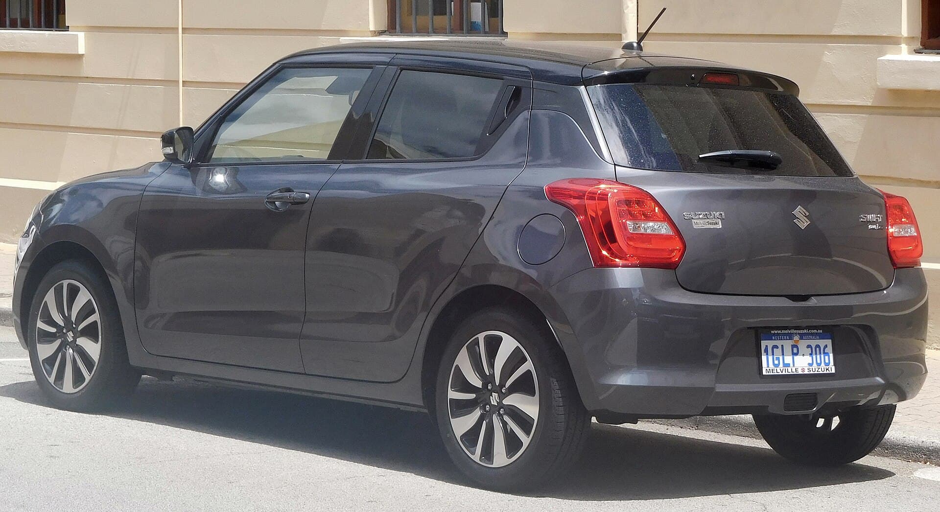 2020 Suzuki Swift in Mineral Grey — photograph 2 of 6