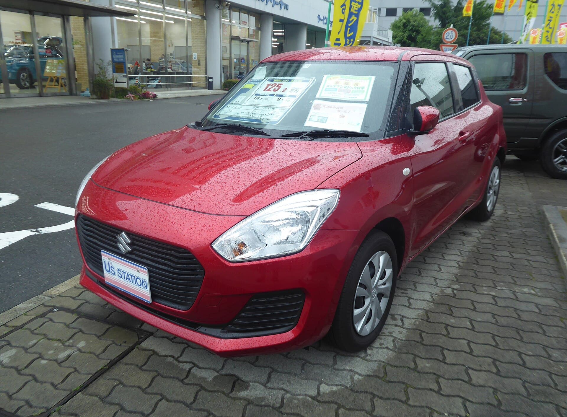 2020 Suzuki Swift in Burning Red — photograph 5 of 6
