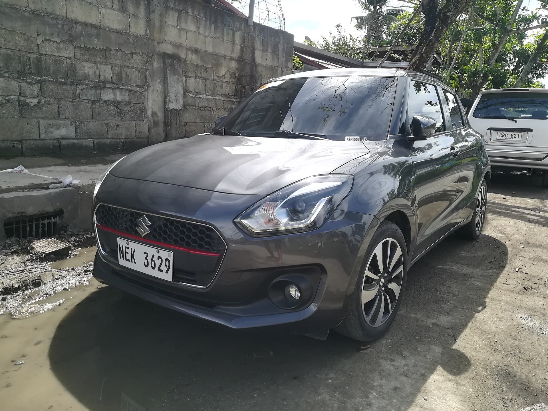 2020 Suzuki Swift in Mineral Grey — photograph 3 of 6