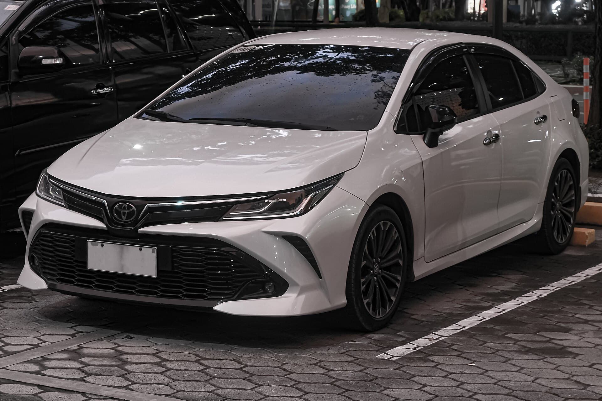 2021 Toyota Corolla in Classic Silver — photograph 5 of 6