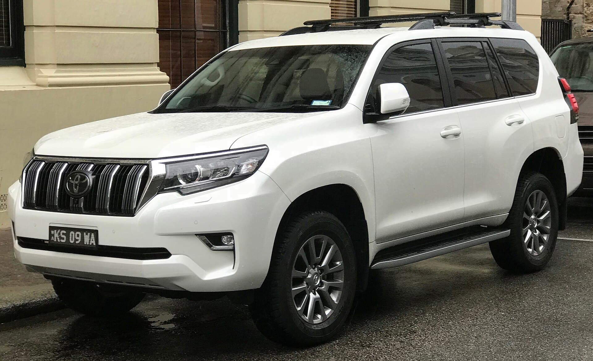 2021 Toyota Land Cruiser Prado in Pearl White — photograph 5 of 6