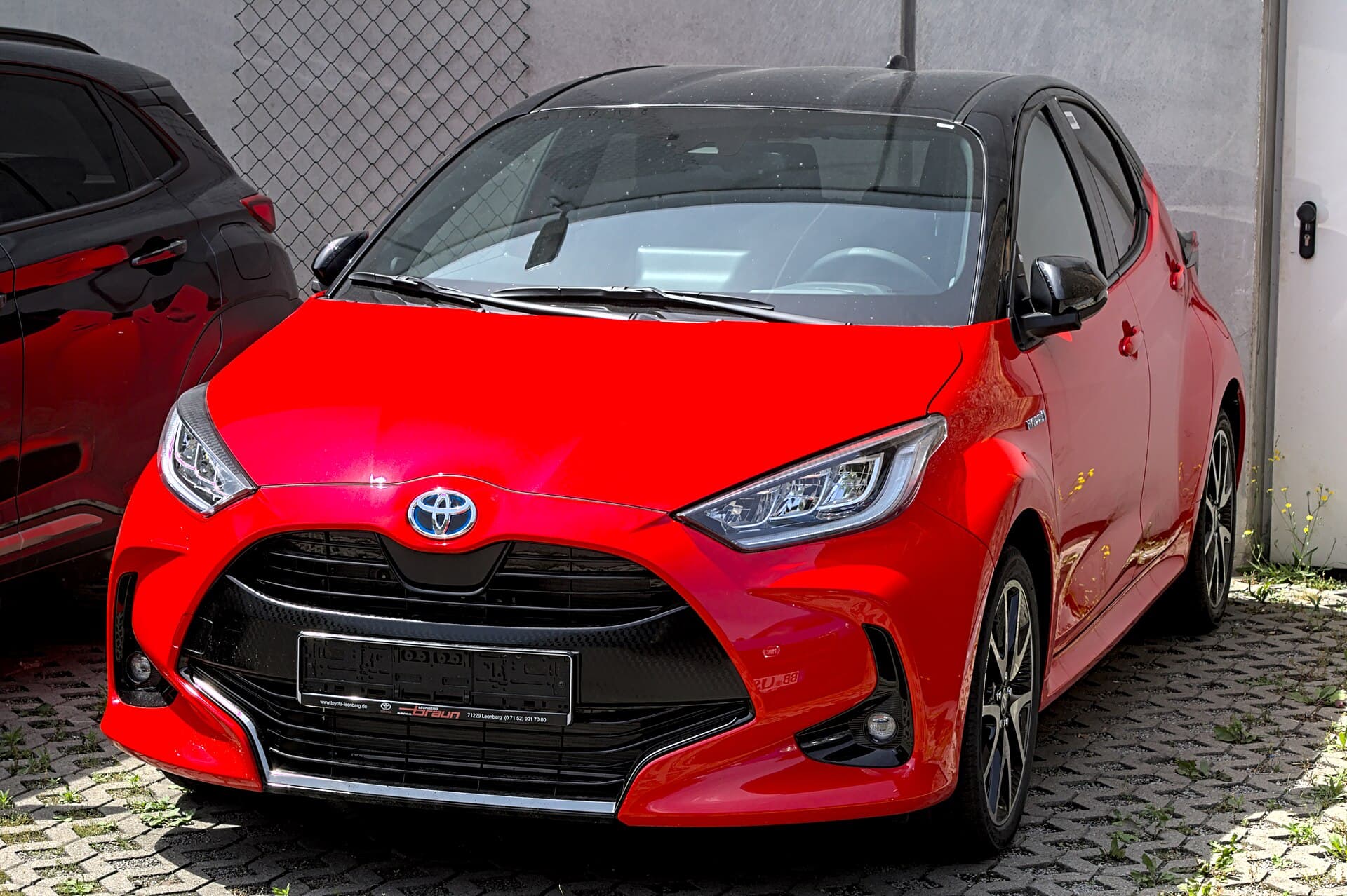 2021 Toyota Yaris in Emotional Red — photograph 4 of 6
