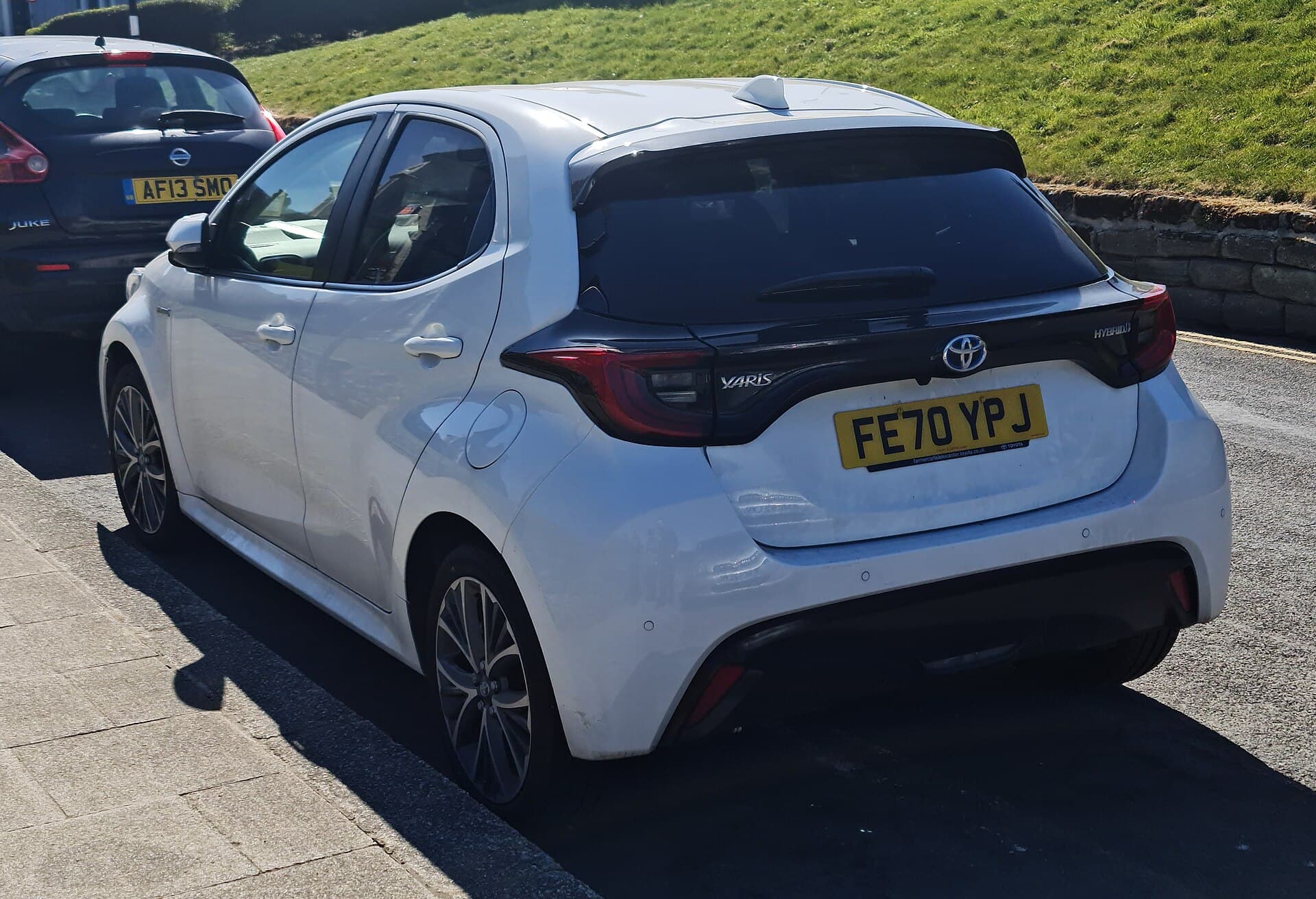 2021 Toyota Yaris in Platinum White — photograph 5 of 6