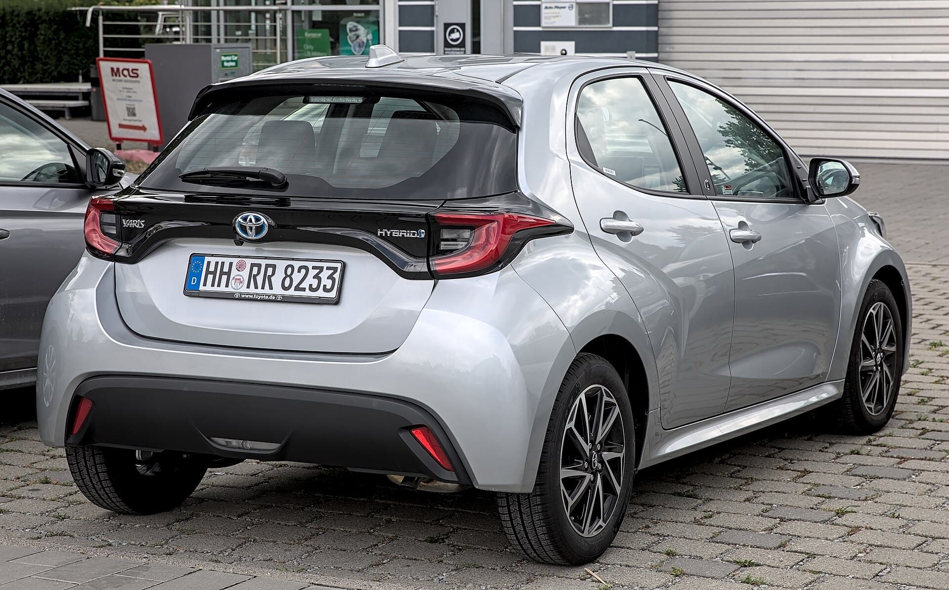 2021 Toyota Yaris in Platinum White — photograph 6 of 6