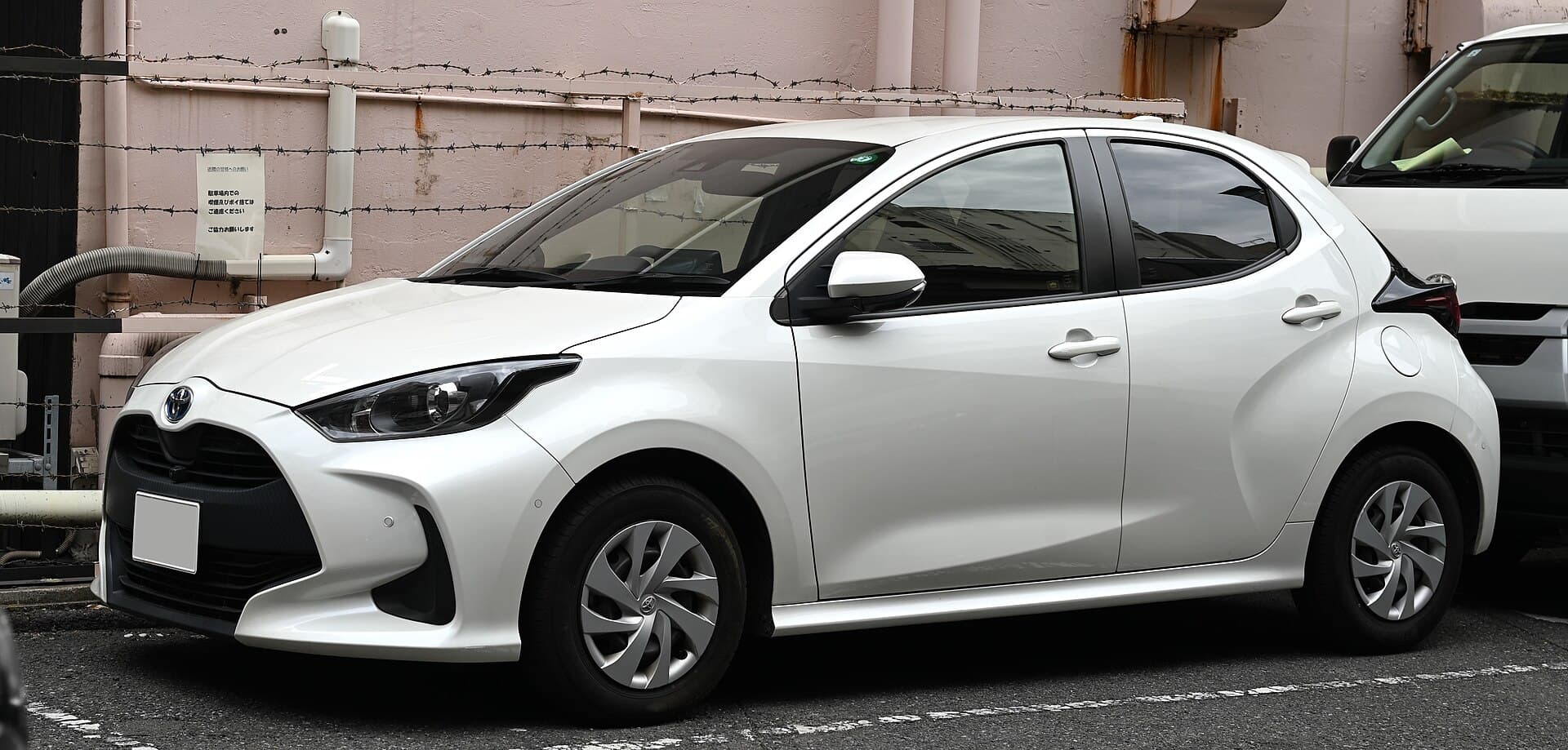 2021 Toyota Yaris in Platinum White — photograph 3 of 6
