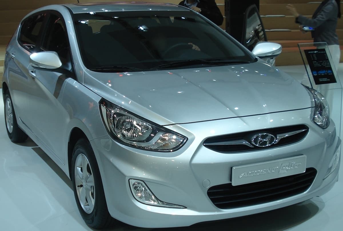 2016 Hyundai Accent in Ironman Silver