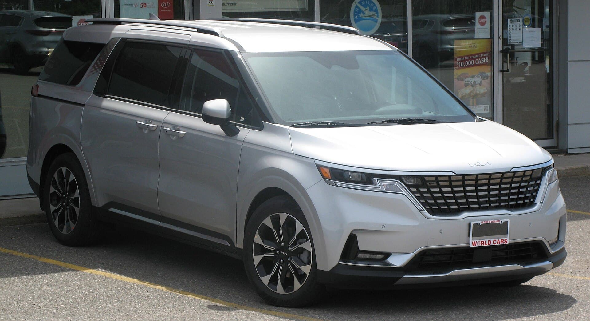 2022 Kia Carnival in Ceramic Silver